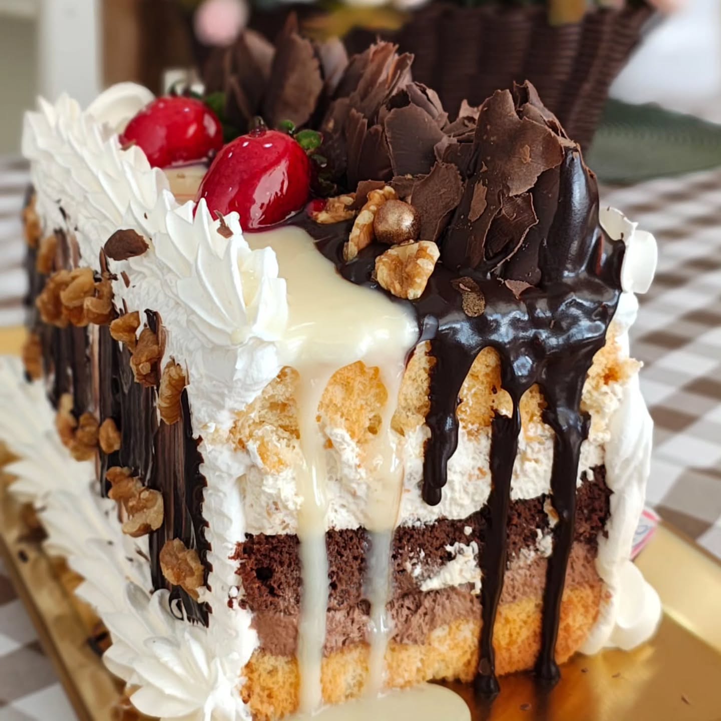 Bolo de Chocolate com sorvete de Avelã